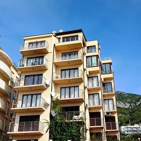 Leo Apartament *